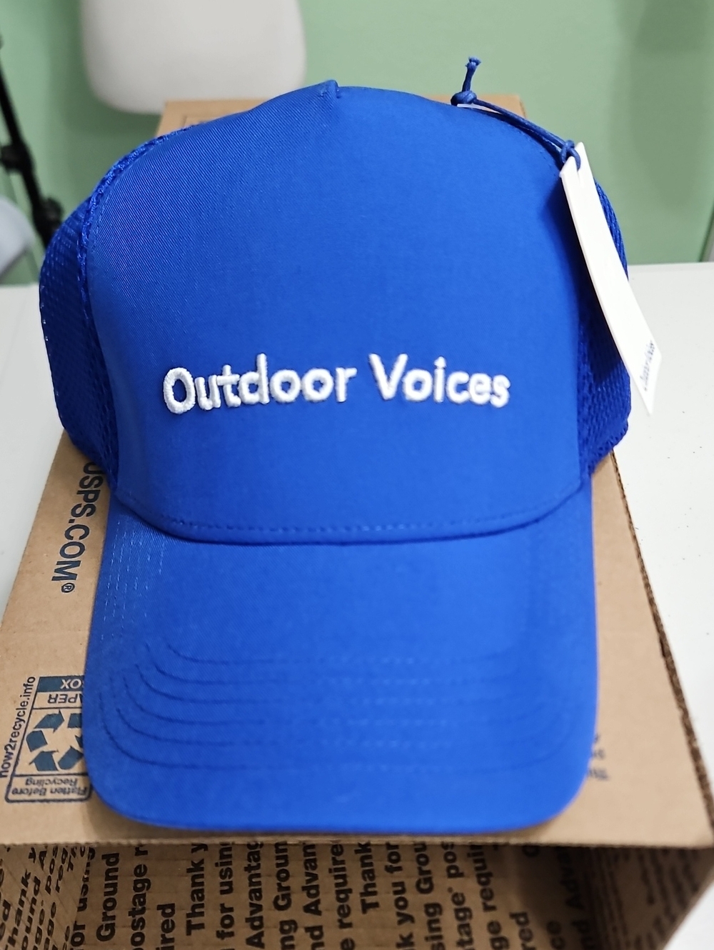 OUTDOOR VOICES women's mesh trucker cap